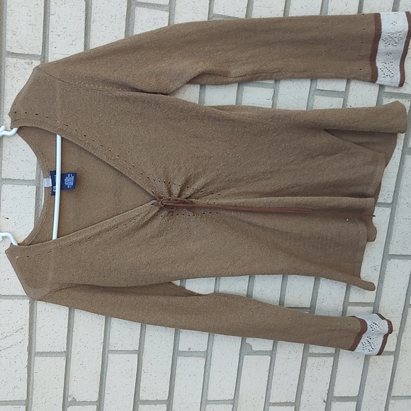 TAN Top - Picture 2 of 11